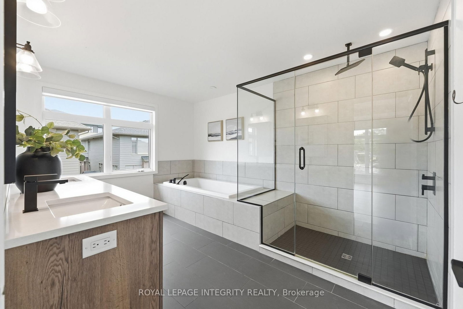 300 Wigwas Street • Ottawa, ON photo 27