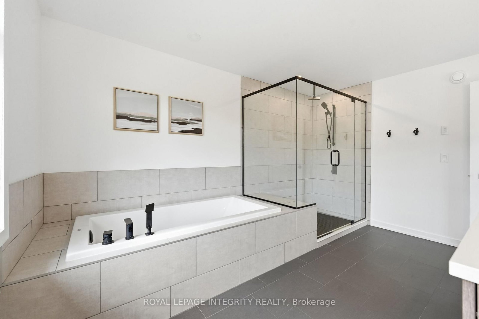 300 Wigwas Street • Ottawa, ON photo 28