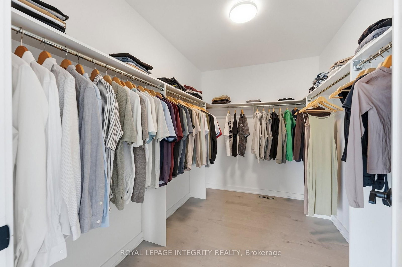 300 Wigwas Street • Ottawa, ON photo 31