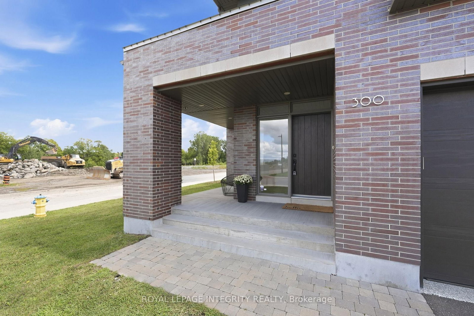 300 Wigwas Street • Ottawa, ON photo 4