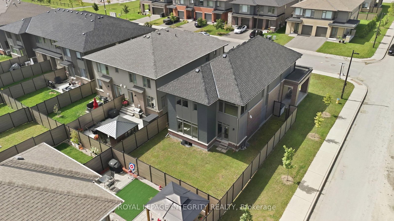 300 Wigwas Street • Ottawa, ON photo 45