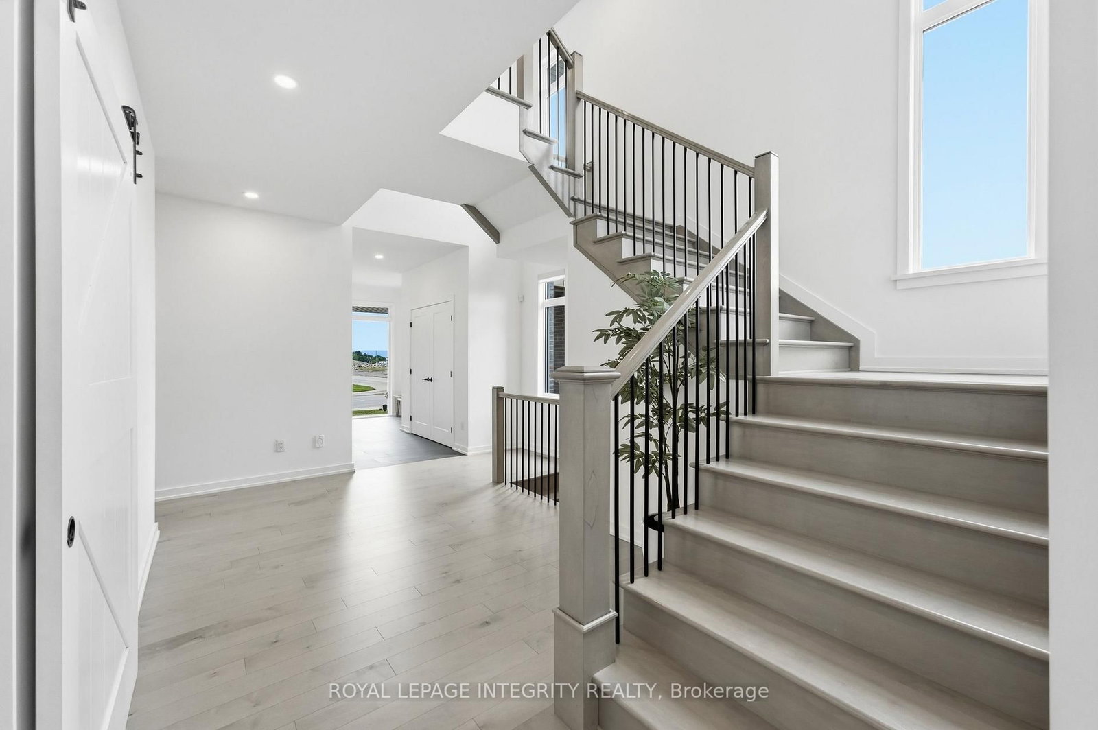 300 Wigwas Street • Ottawa, ON photo 8