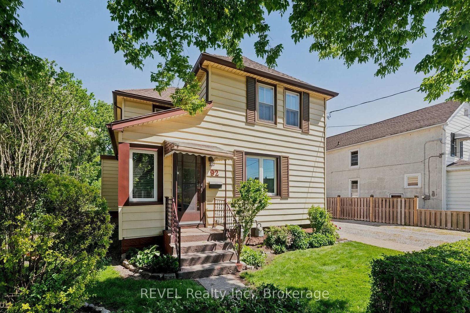 92 Saint Arnaud Street • Port Colborne, ON photo 1