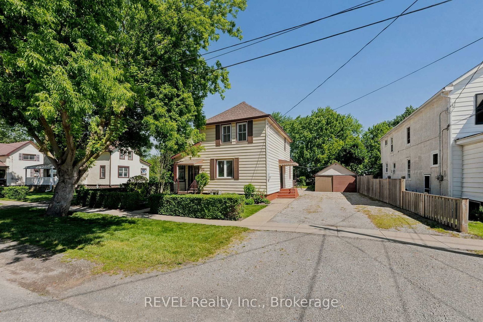 92 Saint Arnaud Street • Port Colborne, ON photo 4