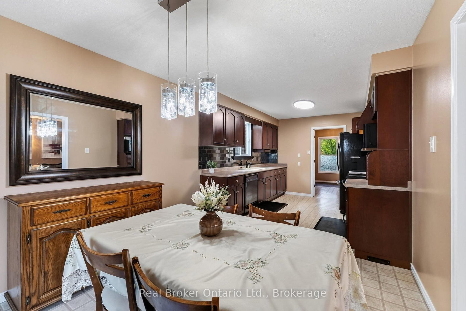 203 Country Club Drive • Guelph, ON photo 17