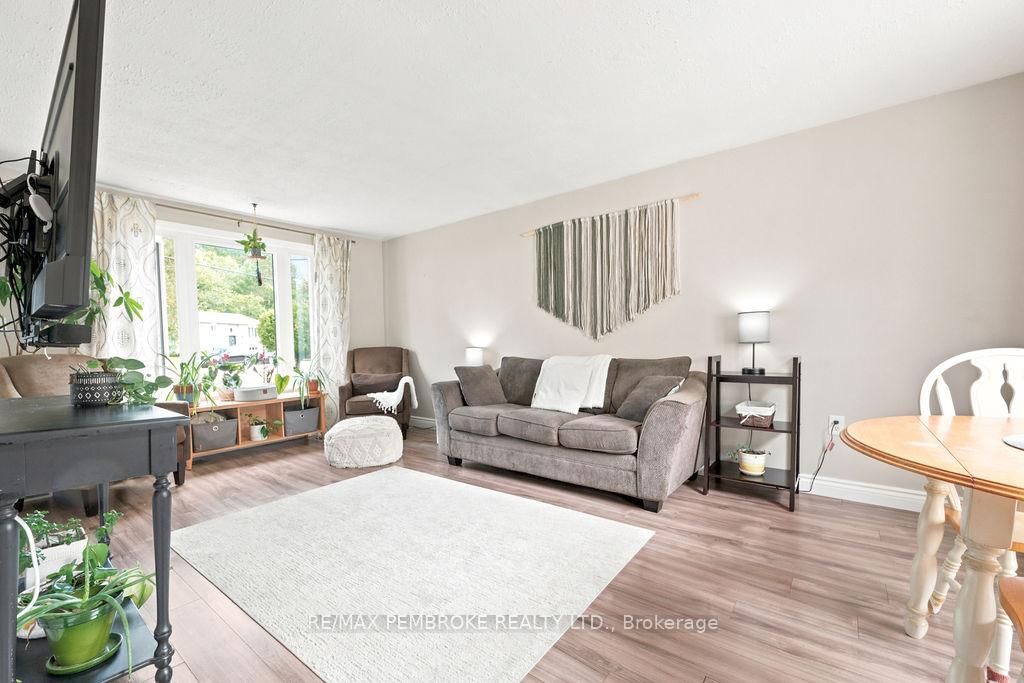 143 Schwanz Road • Petawawa, ON photo 12