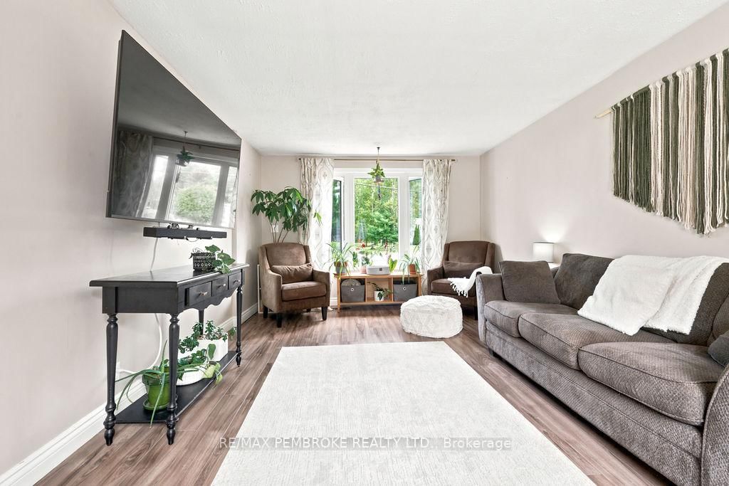 143 Schwanz Road • Petawawa, ON photo 13
