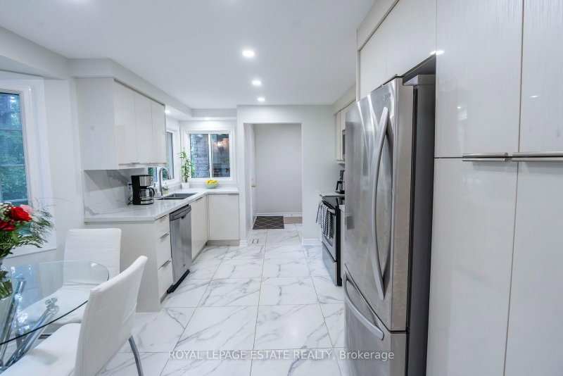 3 - 228 Kingswood Drive