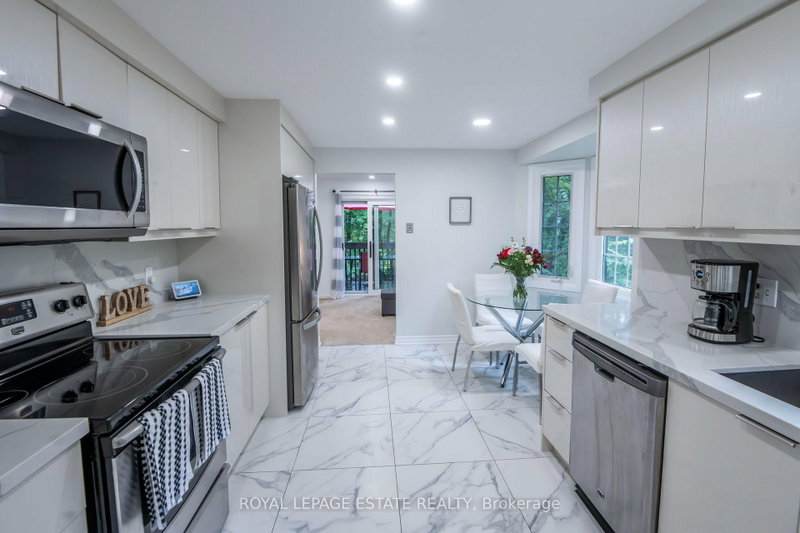 3 - 228 Kingswood Drive