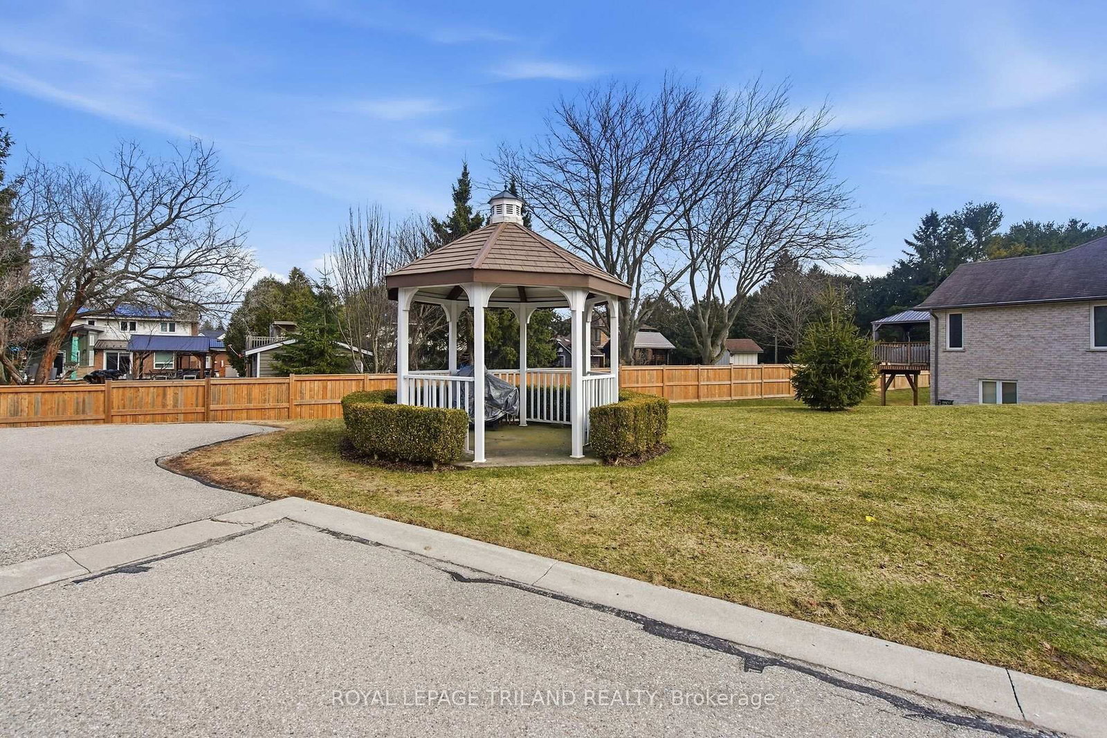 20 Windemere Place • #10 • St. Thomas, ON photo 37