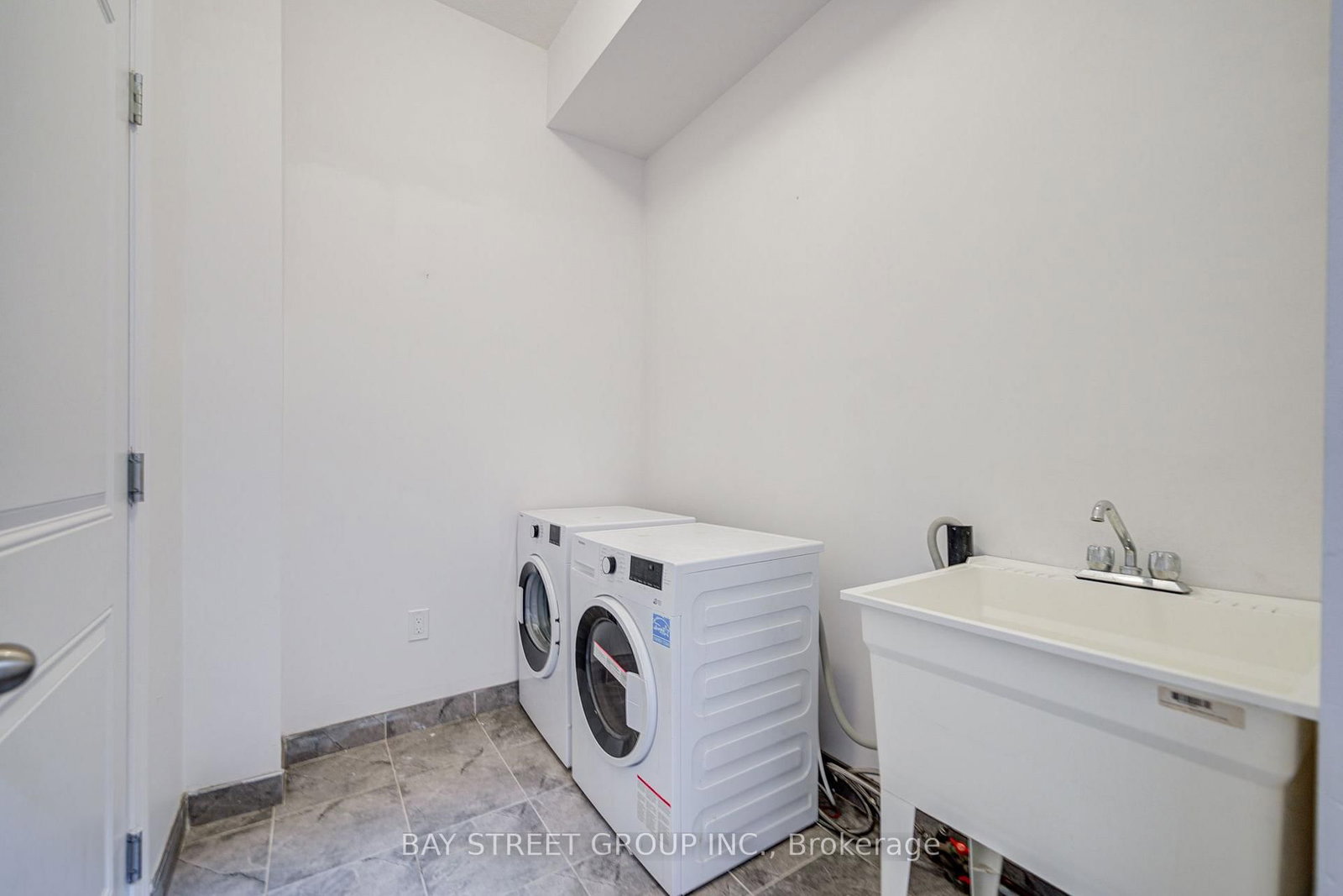 10 Elsegood Drive • Guelph, ON photo 39