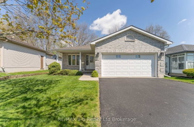 44 Beech Boulevard • Tillsonburg, ON photo 2