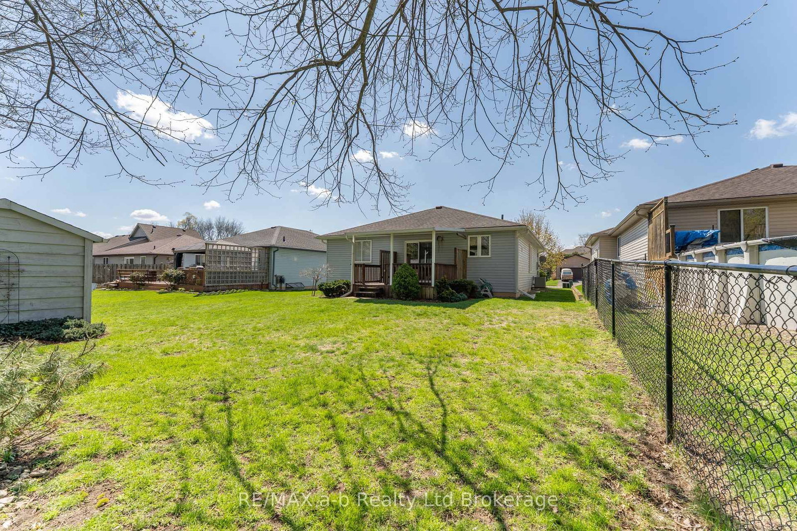 44 Beech Boulevard • Tillsonburg, ON photo 30