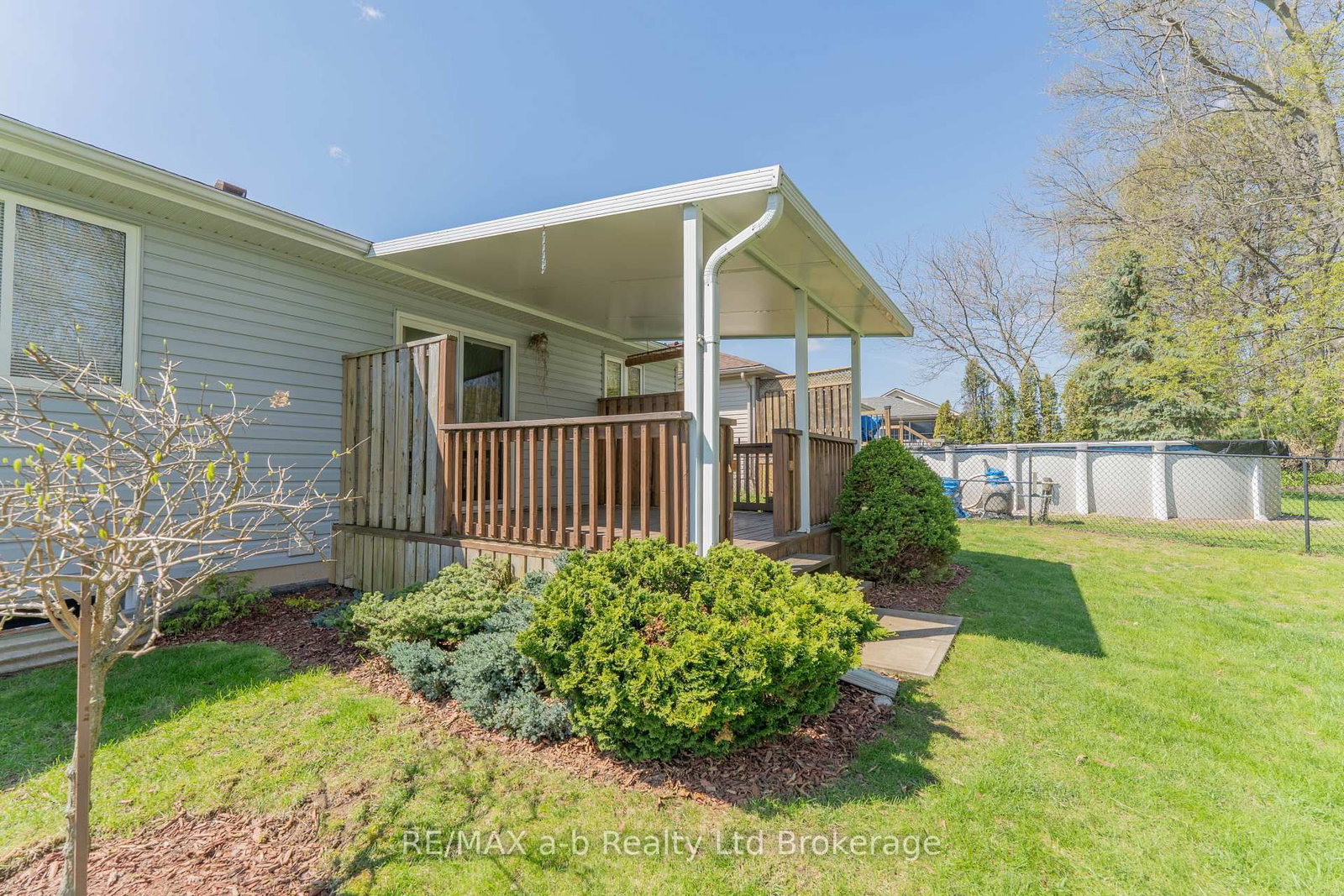 44 Beech Boulevard • Tillsonburg, ON photo 32