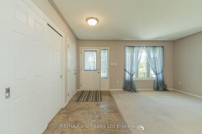 44 Beech Boulevard • Tillsonburg, ON photo 7