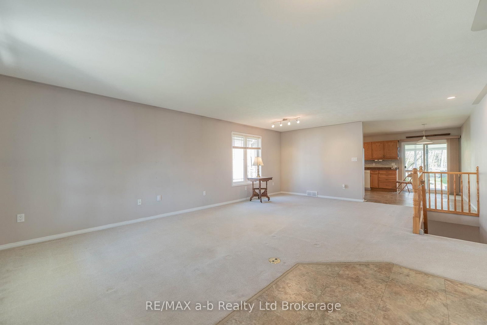 44 Beech Boulevard • Tillsonburg, ON photo 8