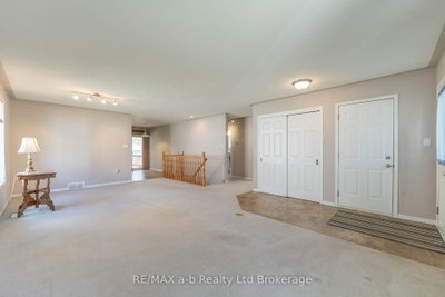 44 Beech Boulevard • Tillsonburg, ON photo 9