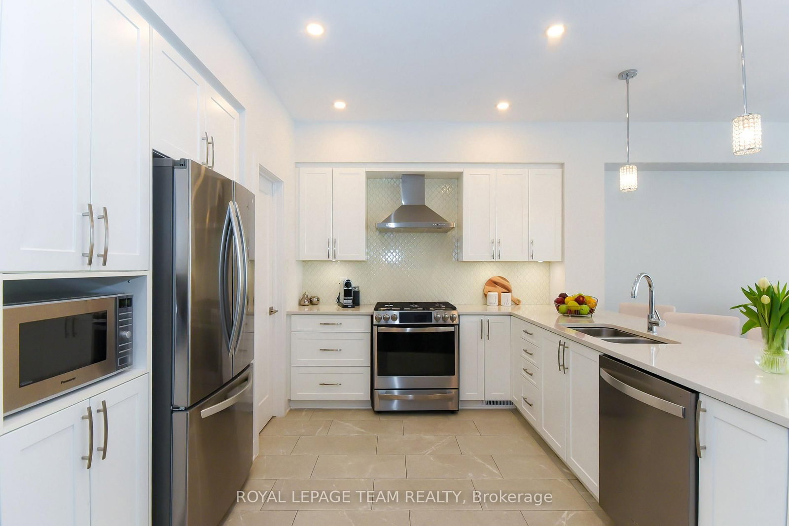 725 Capricorn Circle • Ottawa, ON photo 16