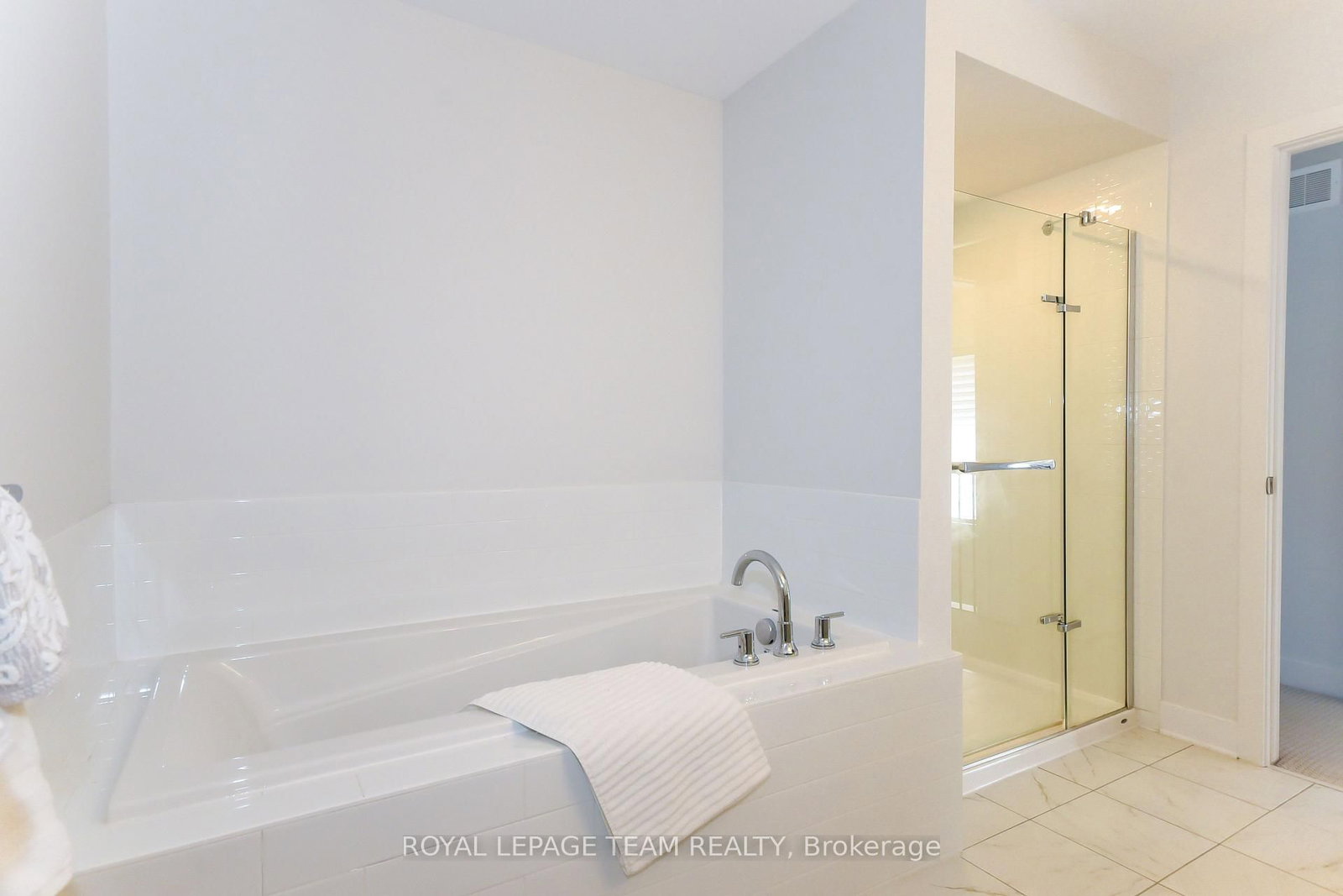 725 Capricorn Circle • Ottawa, ON photo 34