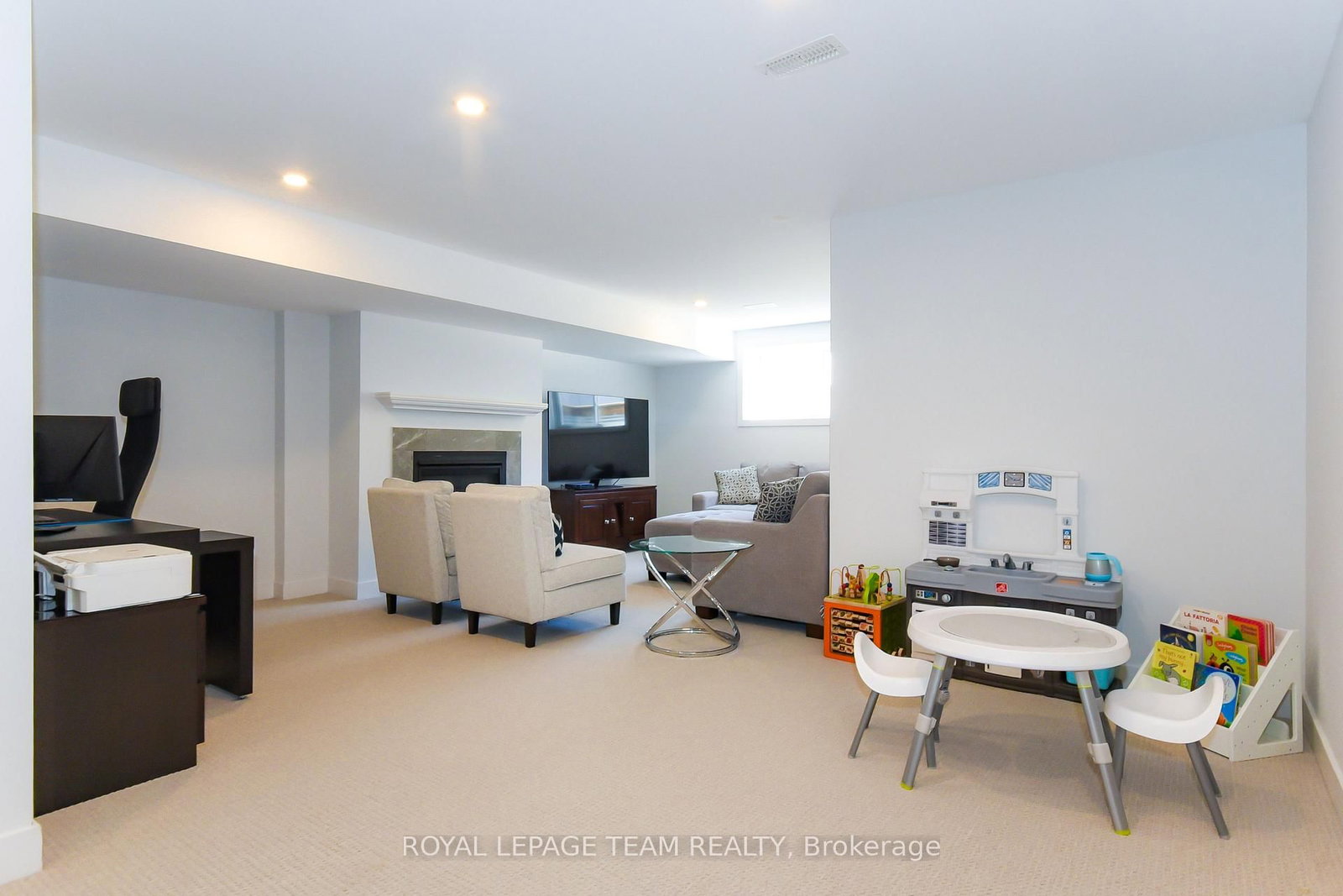 725 Capricorn Circle • Ottawa, ON photo 43