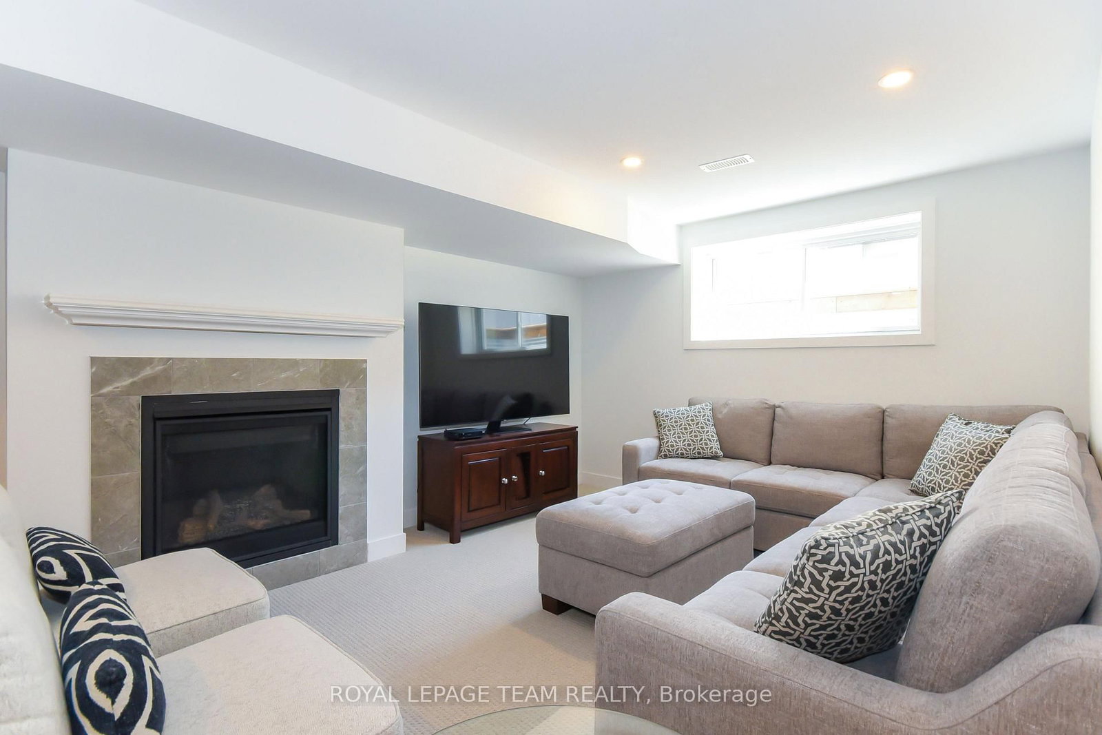 725 Capricorn Circle • Ottawa, ON photo 44