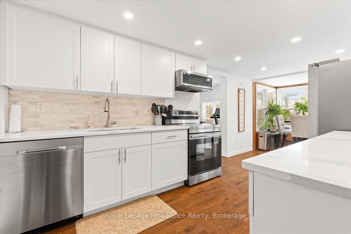 2307 County Rd 3 • Prince Edward County, ON photo 11