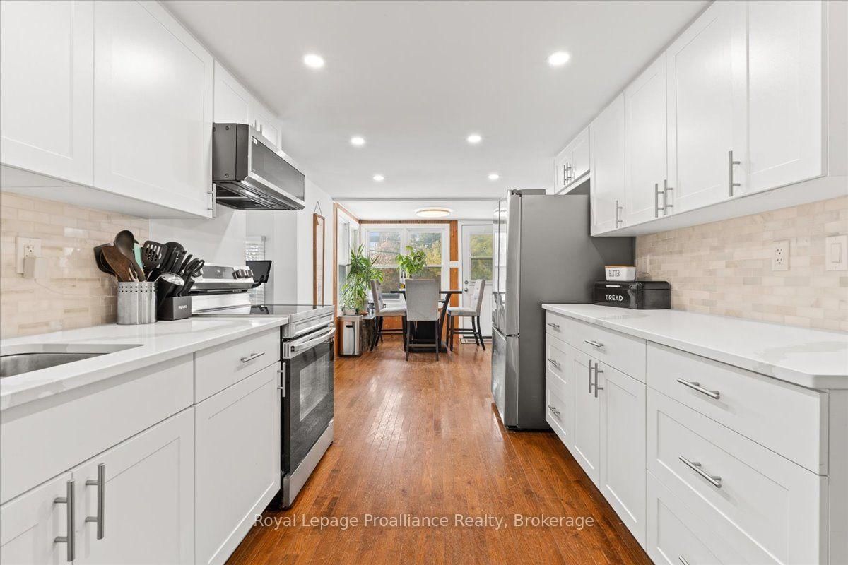 2307 County Rd 3 • Prince Edward County, ON photo 12