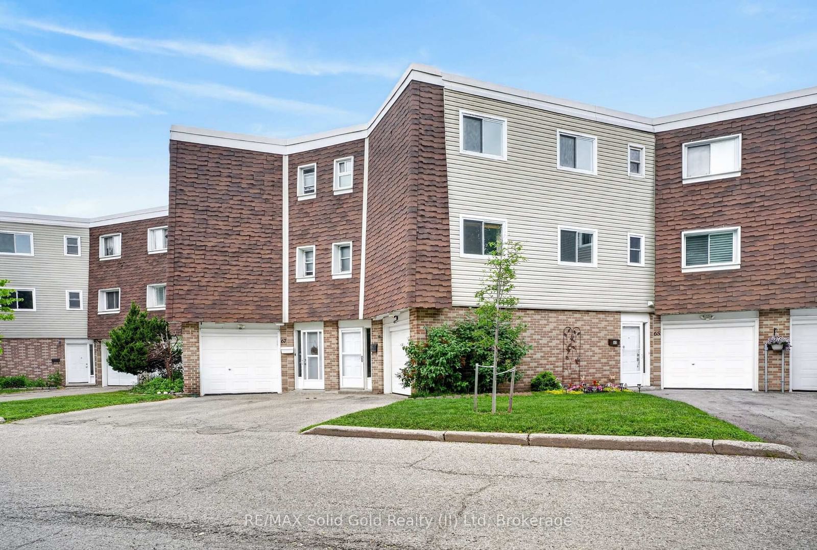 Townhouse for sale at 66-60 Elmsdale Drive, Kitchener, Ontario, N2E 2G4 - MLS: X13735202