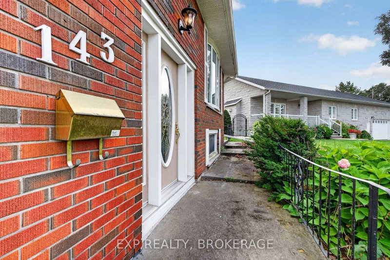 143 MORENZ Crescent
