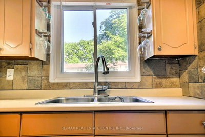 541 Parkview Crescent • Cambridge, ON photo 9
