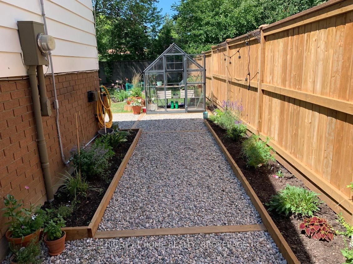 6763 Wilinger Street • Niagara Falls, ON photo 4