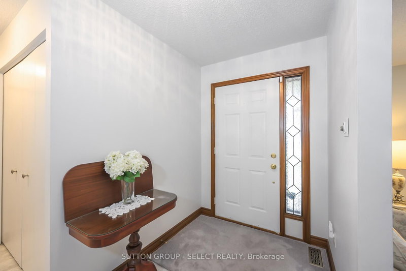 260 VILLAGE GREEN Avenue