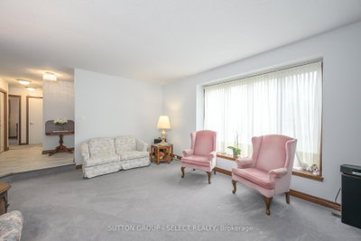 260 VILLAGE GREEN Avenue • London South, ON photo 5