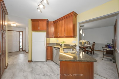 260 VILLAGE GREEN Avenue • London South, ON photo 8