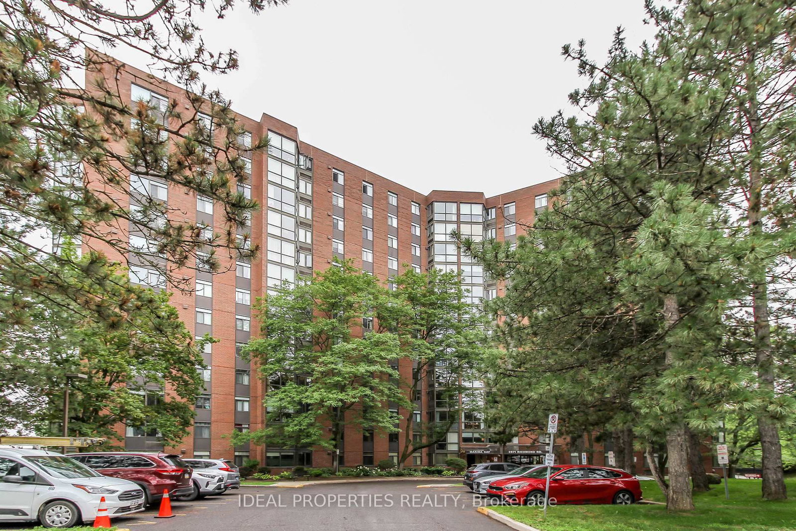 Front view of 1213-2871 Richmond Road, Ottawa