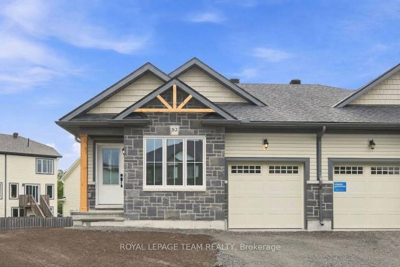 52 Whitcomb Crescent, Smiths Falls