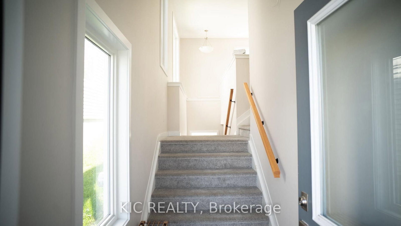 352 Appalachian Circle • Ottawa, ON photo 3