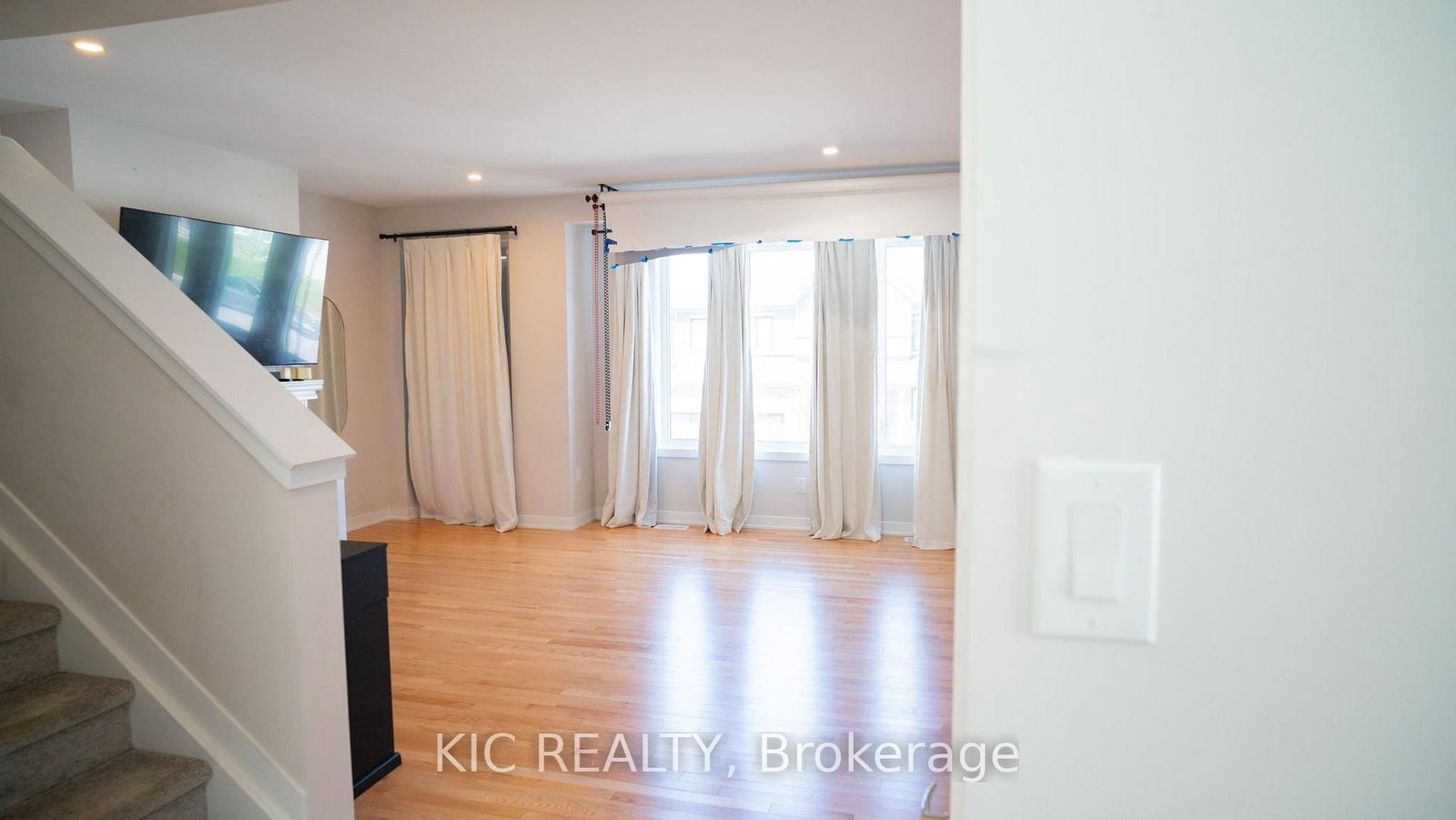 352 Appalachian Circle • Ottawa, ON photo 8