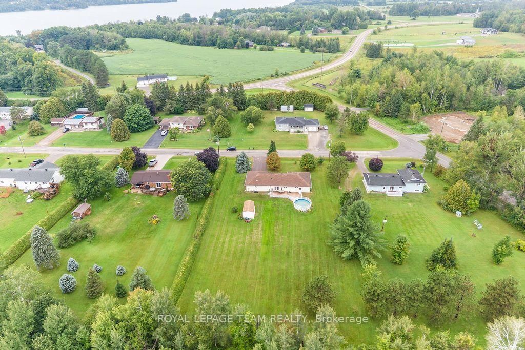 13 Springfield Drive • Cobden, ON photo 41