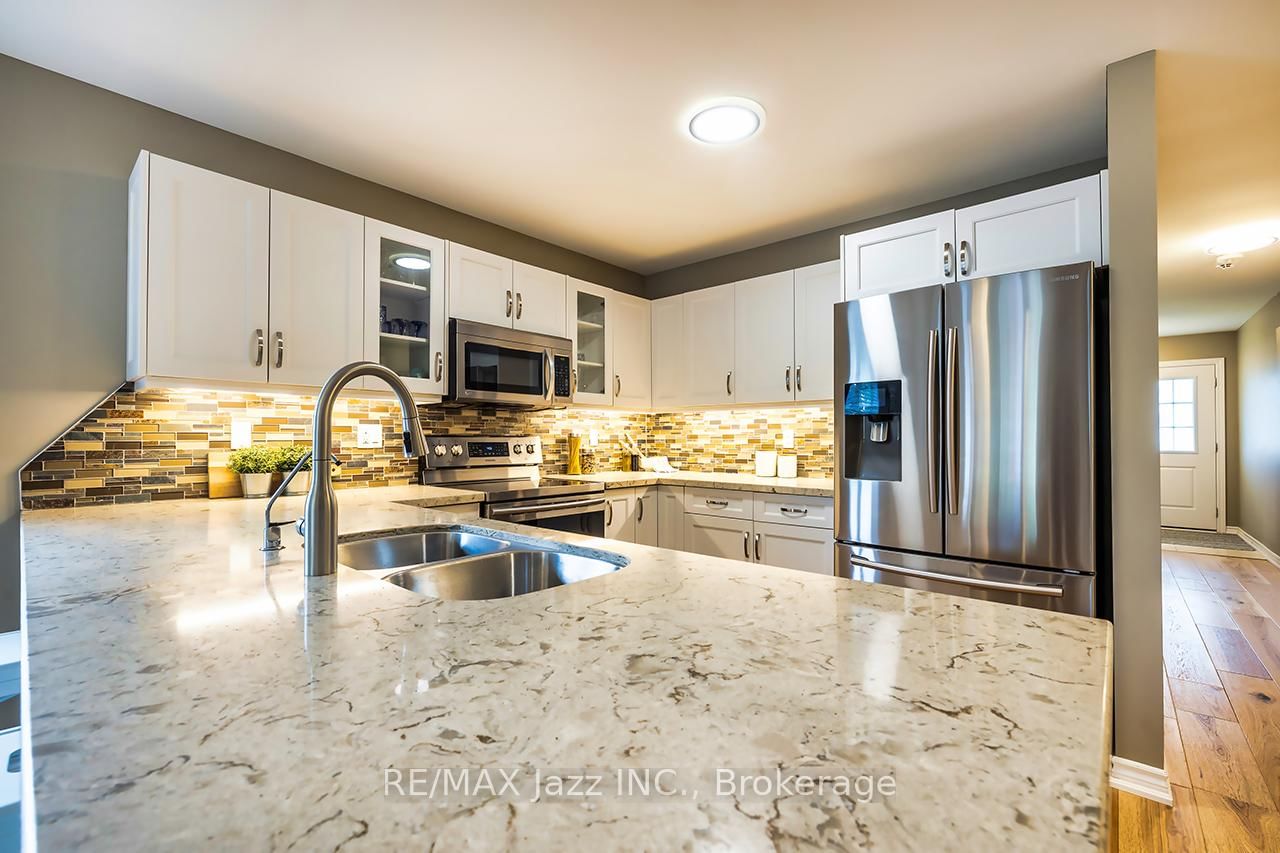 706 Ontario Street • Cobourg, ON photo 8