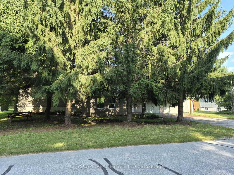 108 Gordon Street S
