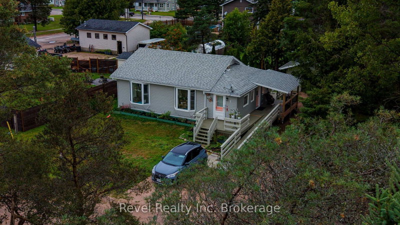 2 Lincoln Avenue