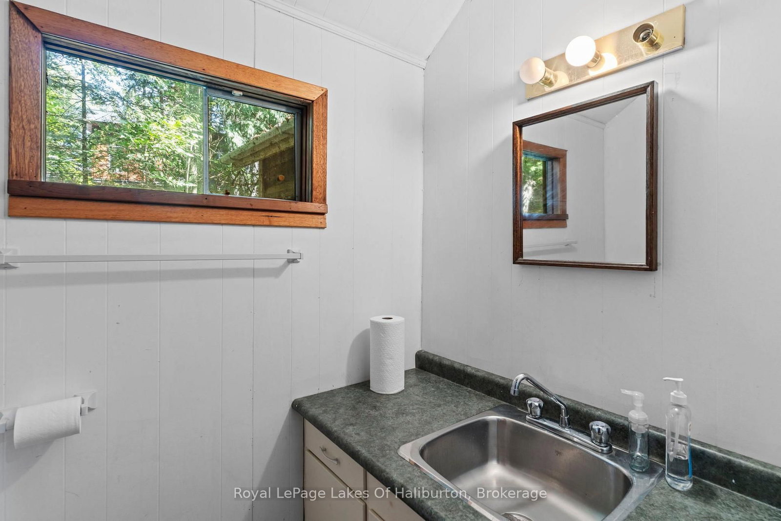 1035 Triple Creek Lane • Algonquin Highlands, ON photo 36