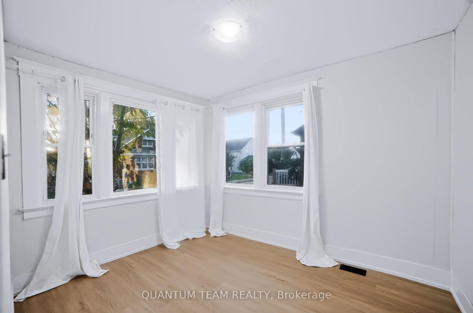 18 Ormonde Avenue • St. Catharines, ON photo 6