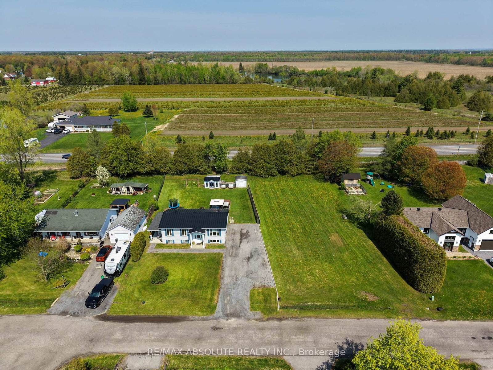 38 Duchesse Crescent • Russell, ON photo 4