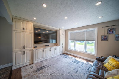 38 Duchesse Crescent • Russell, ON photo 6