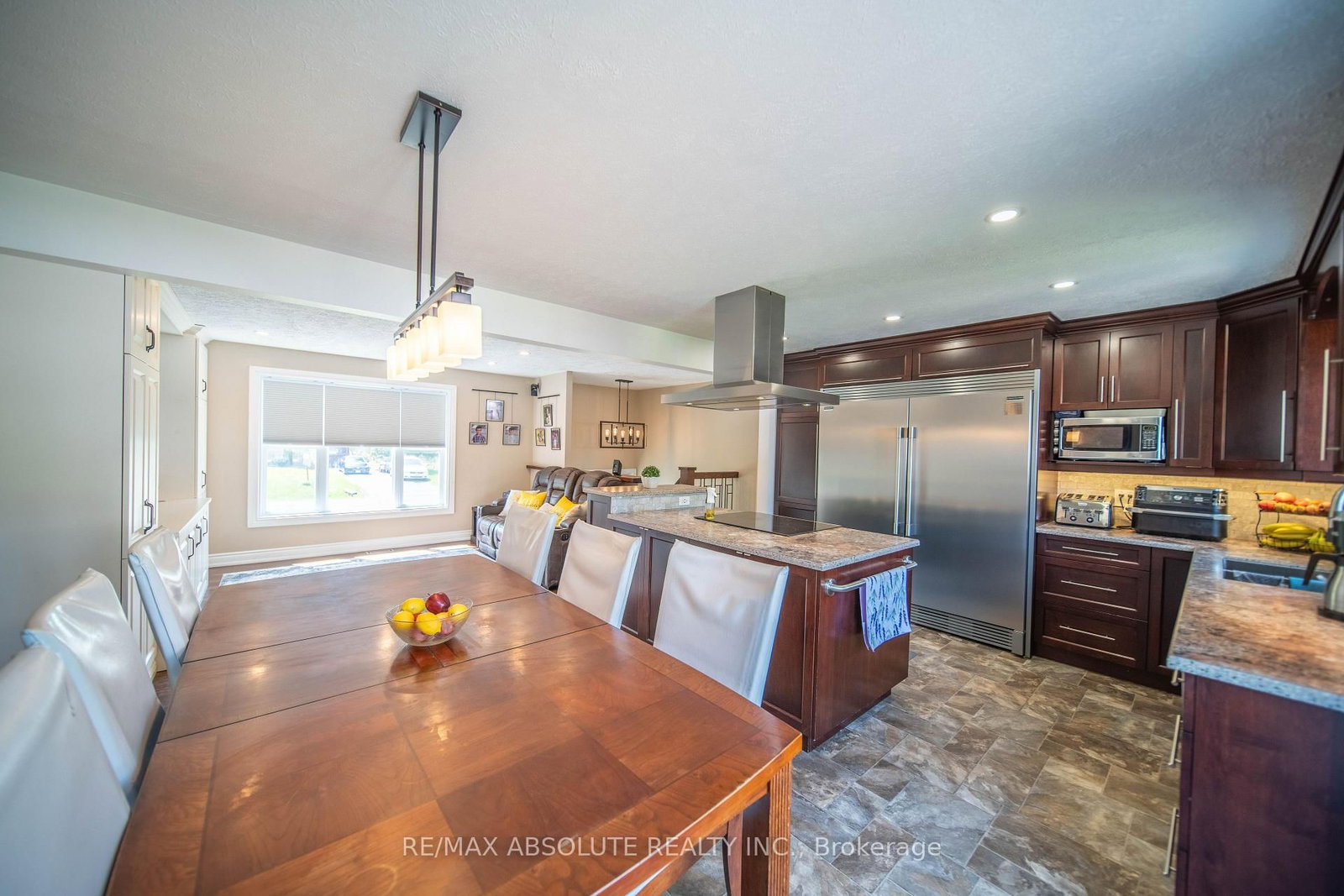 38 Duchesse Crescent • Russell, ON photo 8