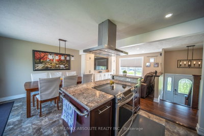 38 Duchesse Crescent • Russell, ON photo 9