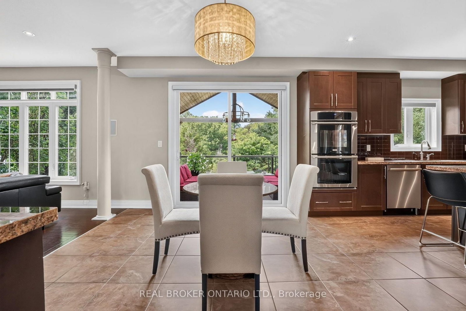 483 Valridge Drive • Hamilton, ON photo 15