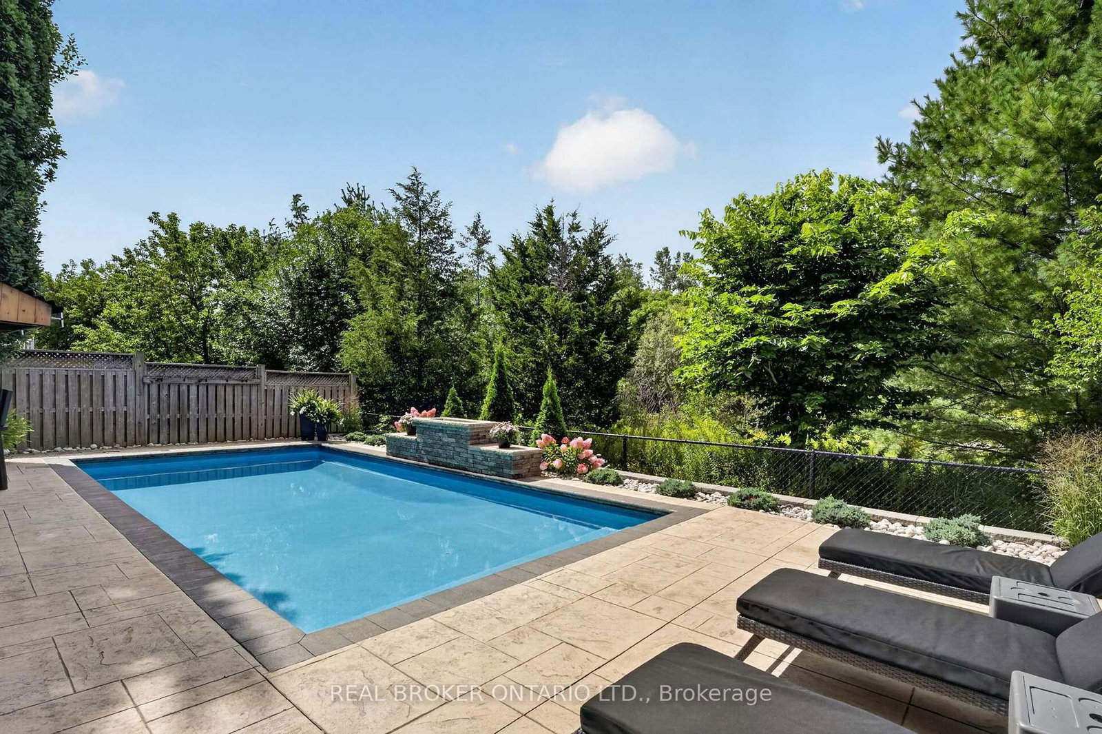 483 Valridge Drive • Hamilton, ON photo 45